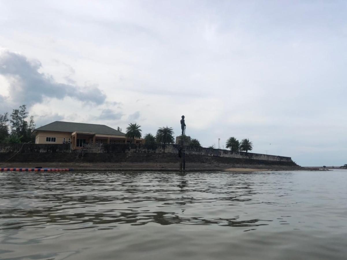 Chaiyai River Front Hotel สิชล ภายนอก รูปภาพ