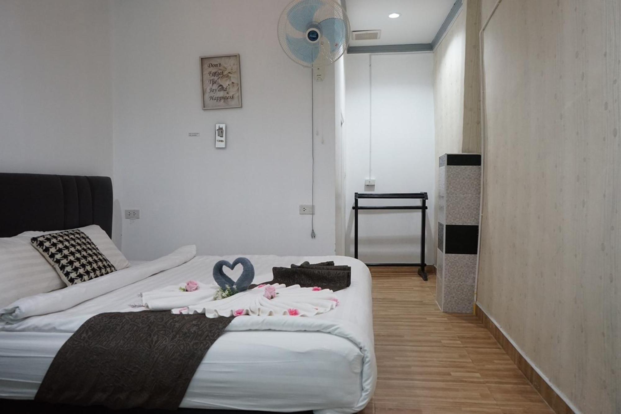 Chaiyai River Front Hotel สิชล ภายนอก รูปภาพ