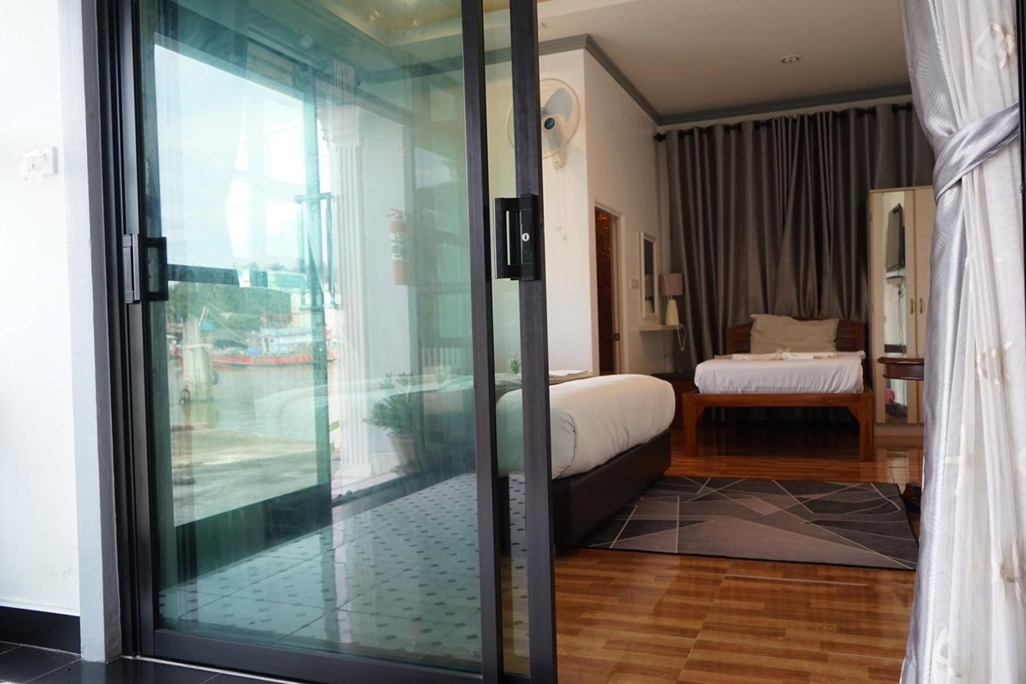 Chaiyai River Front Hotel สิชล ภายนอก รูปภาพ